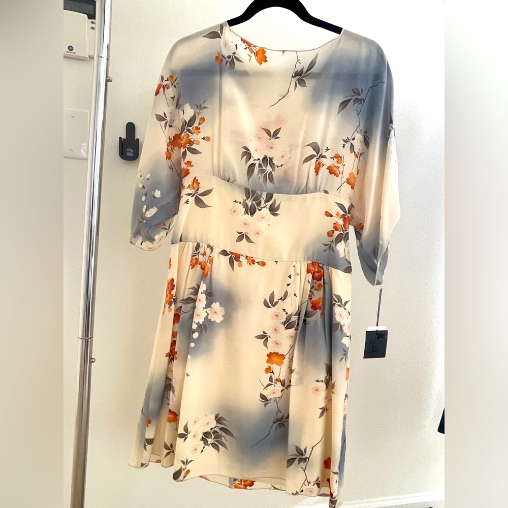 New - Never worn silk Anna Sui Japanese inspired dress. Back zipper, lining.